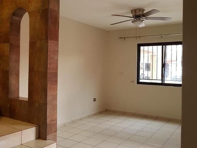 HOUSE FOR RENT IN PRIVATE DELFINES FRACC. FIDEPAZ