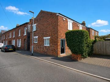 house for rent in Queen Street, WA16 6HZ