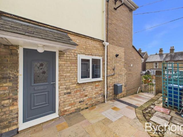 house for rent in Queens Road, CO10 1PQ