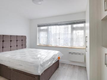 house for rent in Rambler Close, Bath Road, Taplow, SL6 0JT