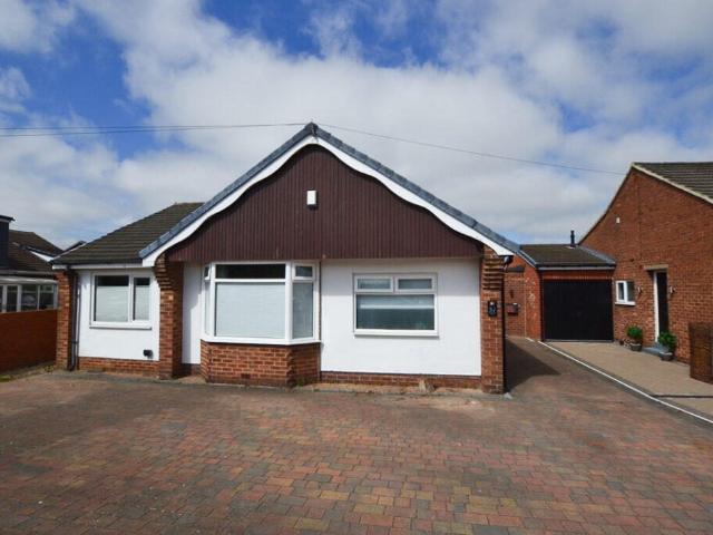 house for rent in Rayleigh Drive, NE13 6AJ