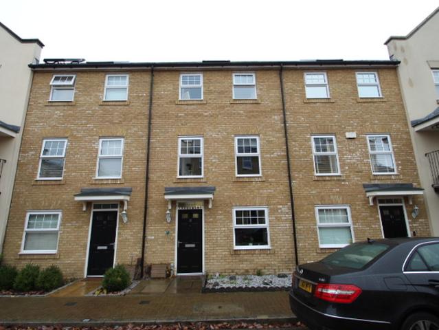 house for rent in Renwick Drive, Bromley, Kent, BR2 9GS