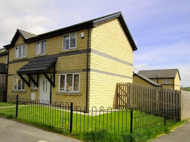 house for rent in Redwood Crescent, Bradford BD4