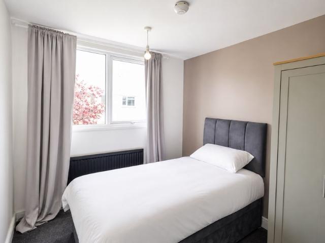 house for rent in Red Hall Chase, Leeds, LS14 1NR