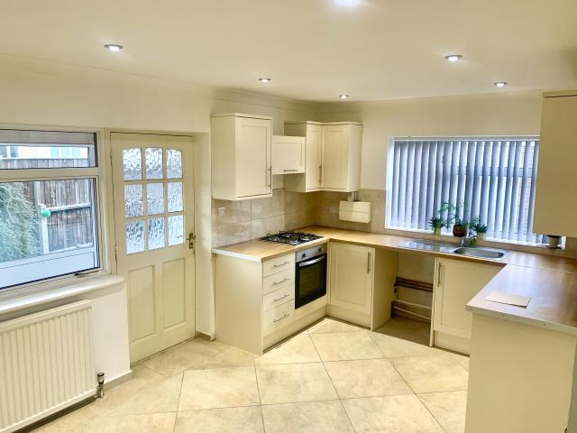 house for rent in Richmond Avenue, March, March