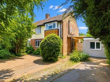 house for rent in Riverside Close, AL1 1SG