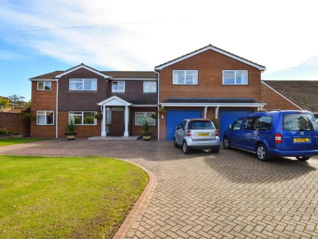house for rent in Riverside Close, SP1 1QW