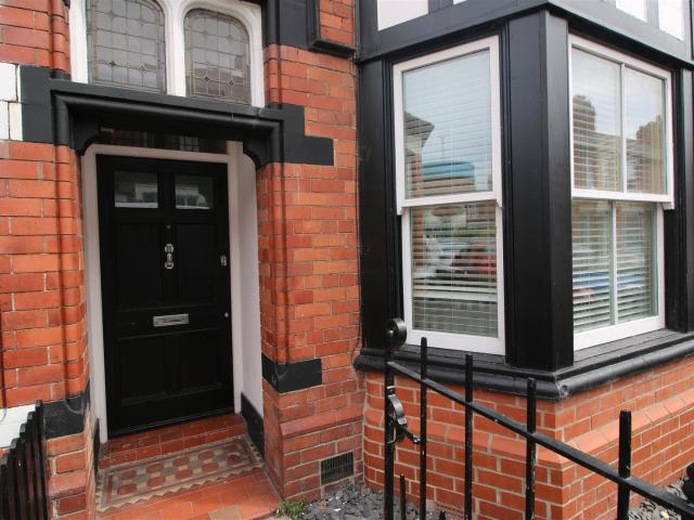 house for rent in Room 5 16 Lord Street, Chester, Cheshire, CH3 5DL