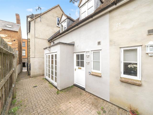 house for rent in Rose Cottage, West Street, Buckingham, MK18 1HL