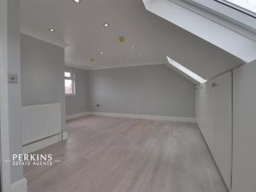 house for rent in Rushdene Close, UB5 6NR