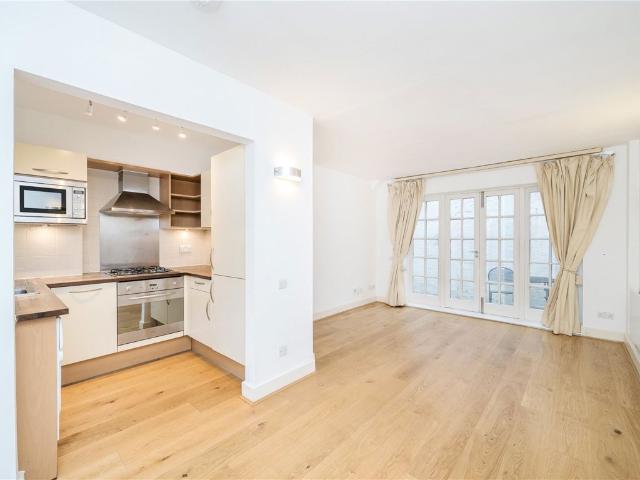 house for rent in Sandland Street, London