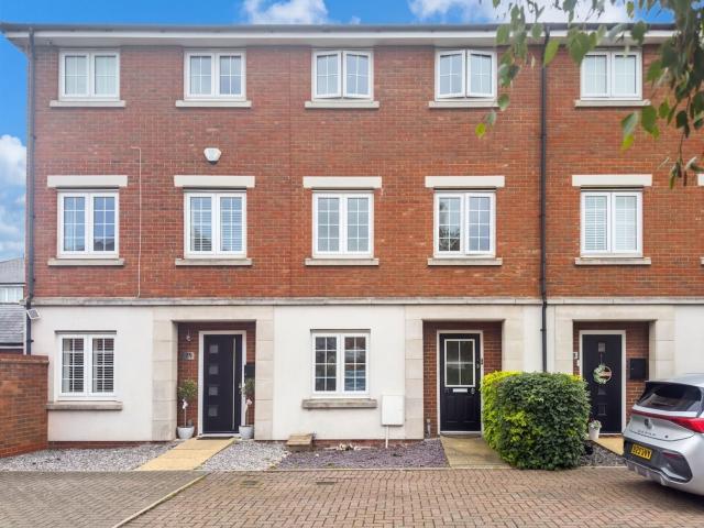 house for rent in Salisbury Close, SS6 9UH