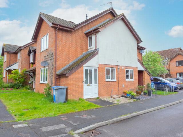 house for rent in Sepen Meade, Church Crookham, Fleet, GU52