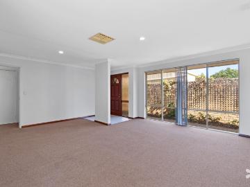 House to rent in Shelley, Perth - Parking