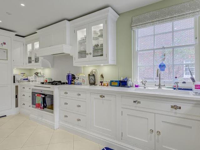 house for rent in Somerset Square, W14