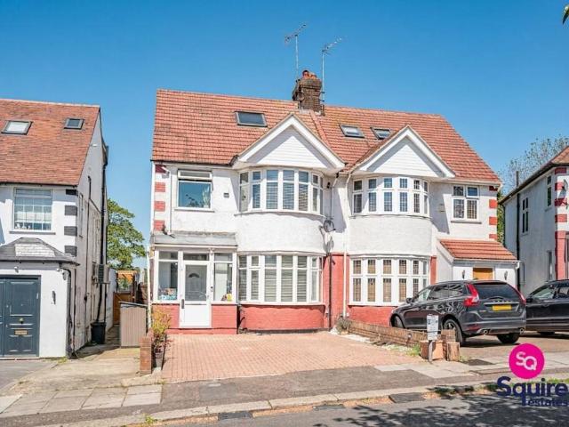 house for rent in Southfields, NW4 4NA