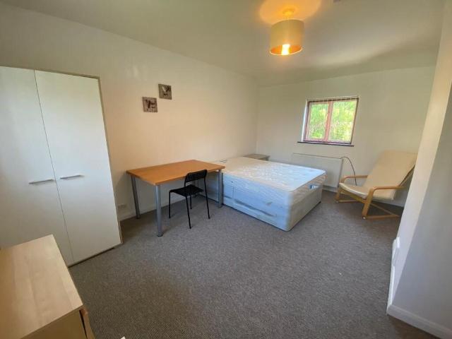 house for rent in Southway, GU2 8DJ