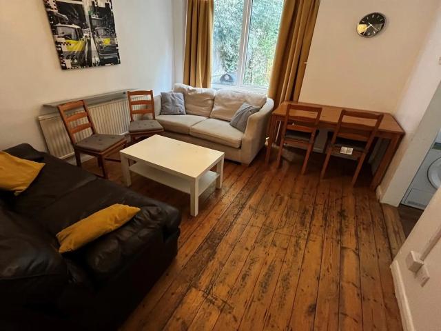 house for rent in Sparkford Close Winchester SO22 4NH
