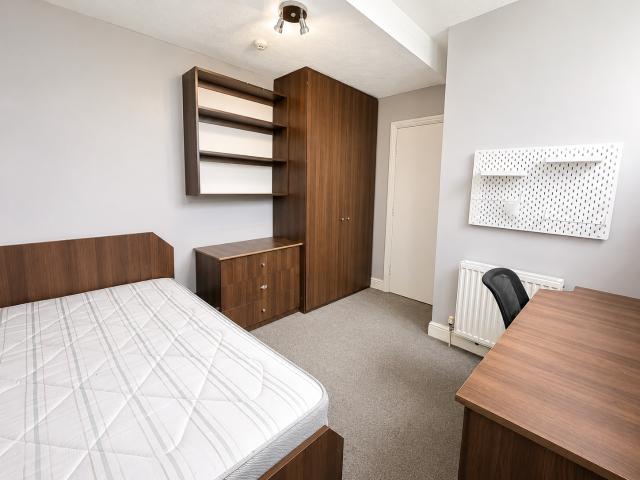 House for rent Room 1, 22 St Anns Mount, Burley, Leeds