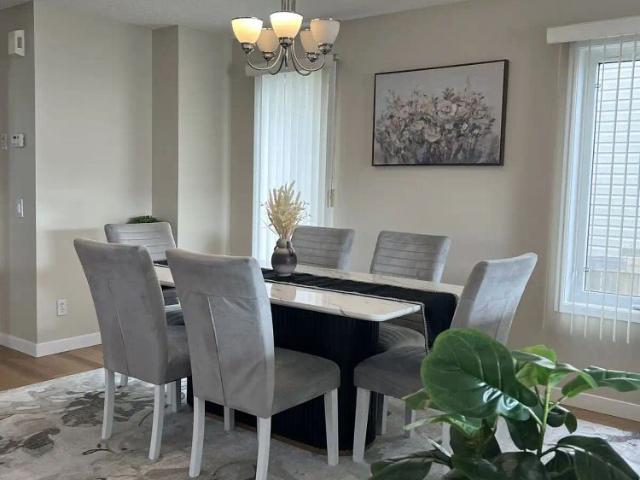 House fully furnished with three bedrooms plus a den — 3 Bedrooms+ Den House