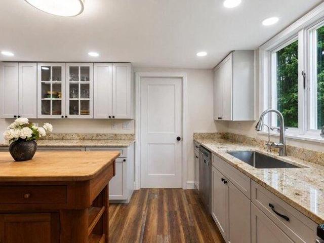 house Gorham ME ES105713132