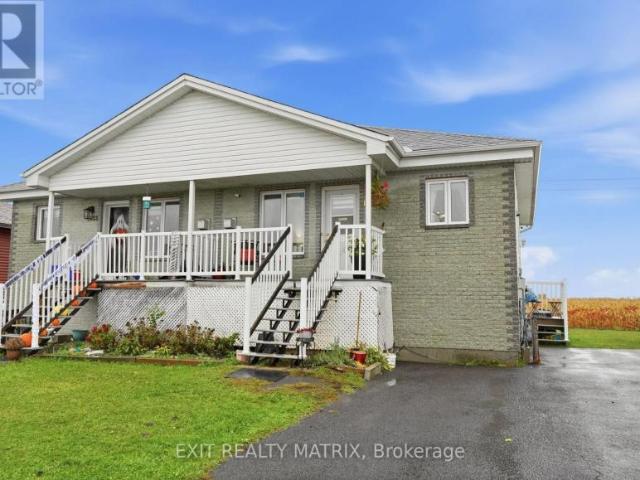 House Hawkesbury ON 105991839
