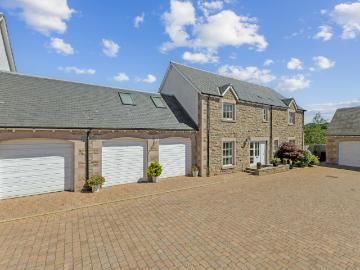 house in 4 Newmains Steadings, Scone, PH2 6QF