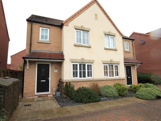 house in 4 Harewood Close, Cottingham, HU16 5LU