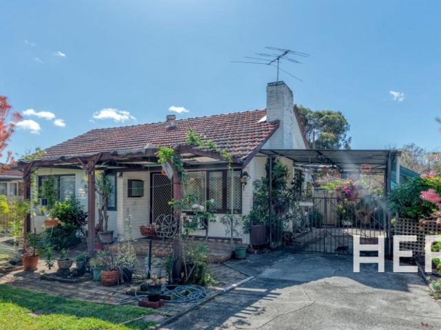 House in 63 Andrews Road, Wilson WA 6107