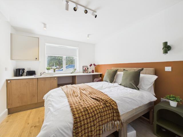 house in 61 Tewkesbury Road, Longford, GL2
