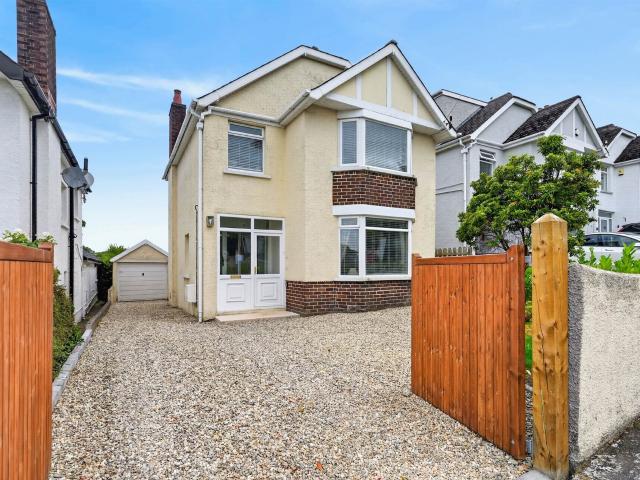 house in 6 Kingsway Avenue, Gilnahirk Road, Belfast, BT5 7DN