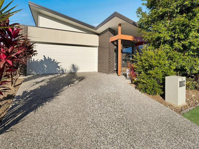 house in 7 OSPREY STREET, Redbank Plains