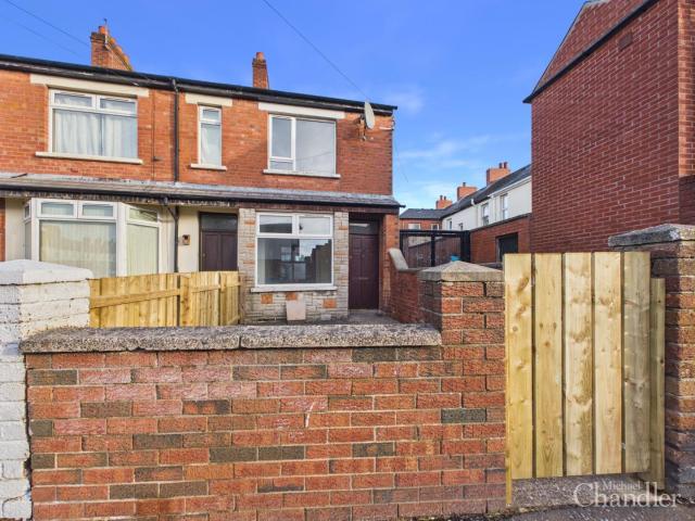 house in 82 Haywood Avenue, Belfast, BT7 3EW