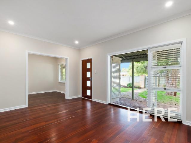 House in 9 Oakland Avenue, CLOVERDALE WA 6105