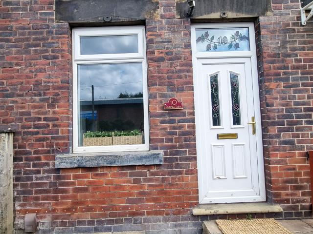 house in 10, Grange Lane, Barnsley, S71 5AE