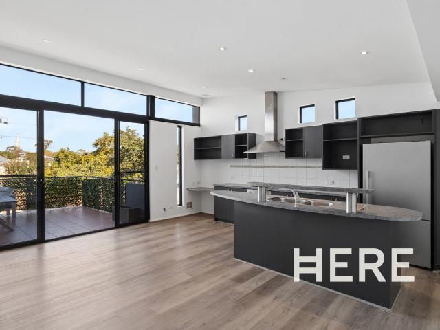 House in 1/104 Scarborough Beach Road, Mount Hawthorn WA 6016