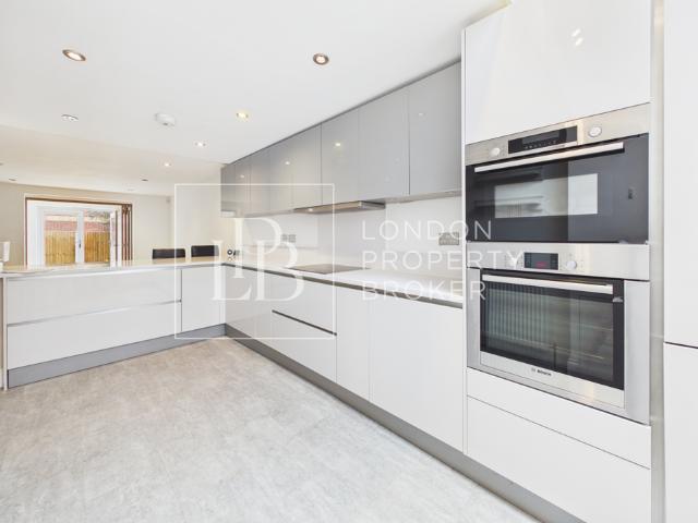 House in Telegraph Place, London, E14 9XD