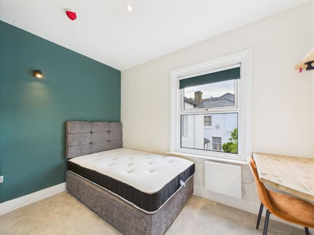 house in 11 Hertford Road, Worthing, BN11