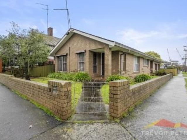 house in 14 Pleasant Street North, Ballarat Central Vic 3350