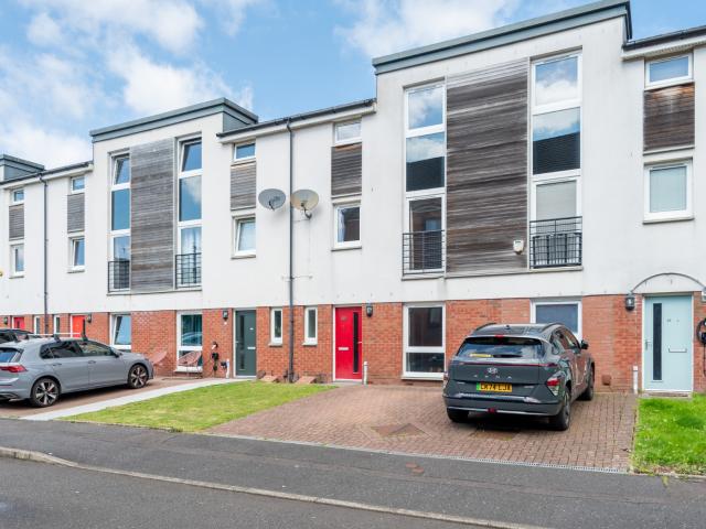 house in 15 Craigend Close, Anniesland, Glasgow, G13 2TZ