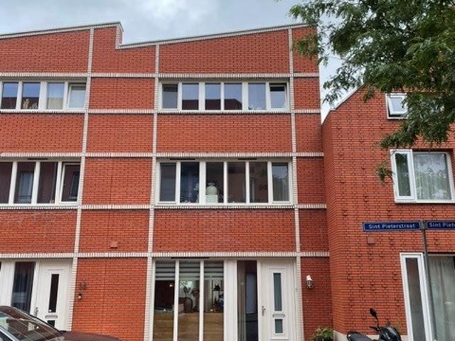 house in 16, Sint Pieterstraat, 5014 SC Tilburg