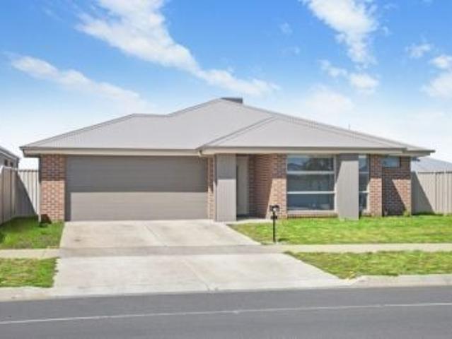 house in 20 Spoonbill Avenue, Winter Valley VIC 3358