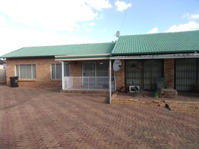 house in 28 Ham Street, Witpoortjie, Roodepoort, Gauteng