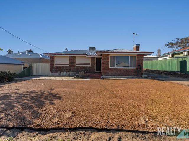 house in 37 Sawle Road, HAMILTON HILL WA 6163