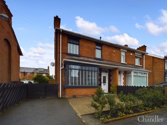 house in 39 Loopland Park, Belfast, BT6 9DY