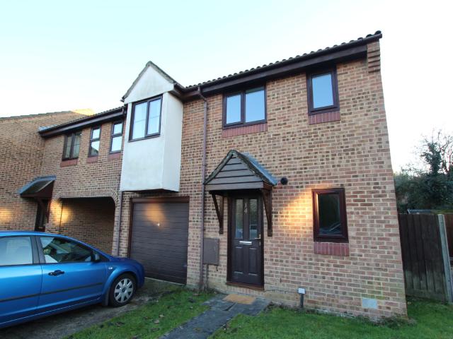 house in Tarnbrook Way, RG12
