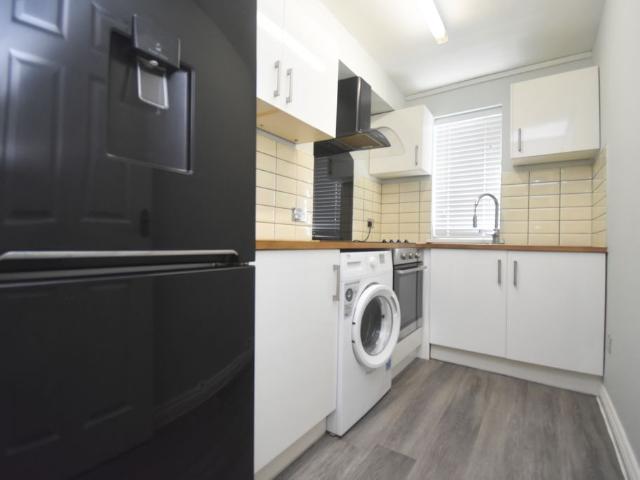 house in Tewkesbury Close, Basingstoke