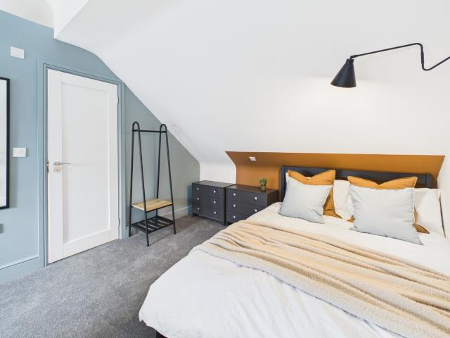 house in Tewkesbury Road, Longford GL2