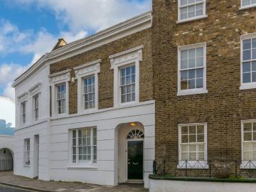 house in Thornhill Road