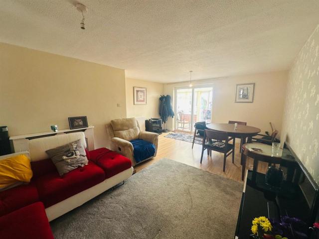 house in Thorntons Way, Stockingford, Nuneaton, CV10 8NR